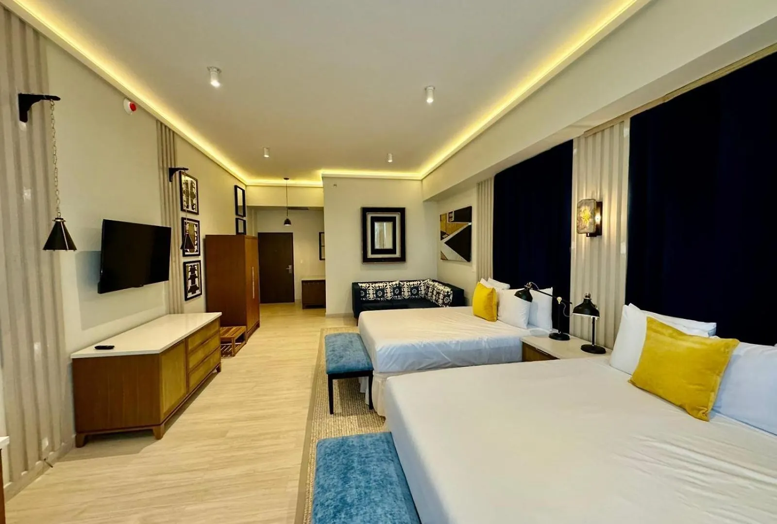 Metro Art Hotel contacts